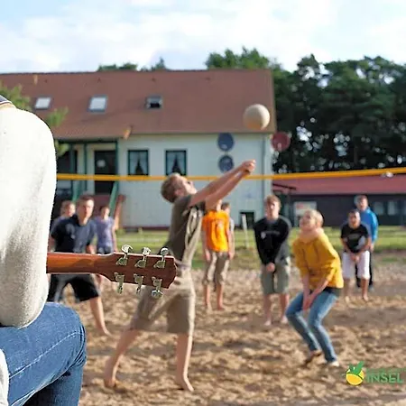 Jugendtours-feriendorf Ummanz מלון 3*